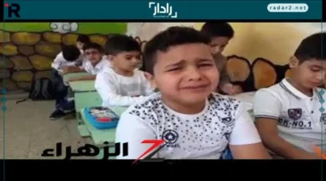 طالب بسلوك غير متوقع في السعودية يثير بكاء أستاذ ودعوة للعناية النفسية